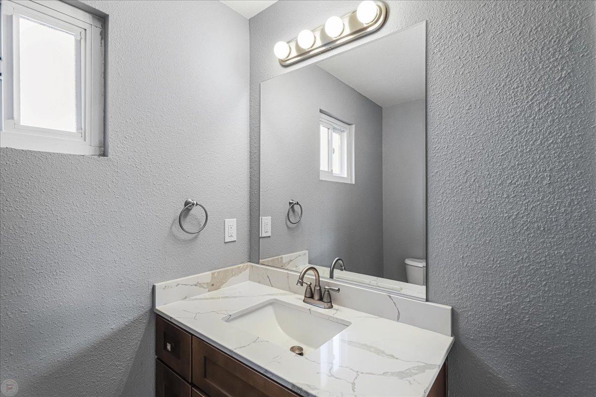 Detail Gallery Image 28 of 47 For 205 W Kent St, Manteca,  CA 95337 - 3 Beds | 2 Baths