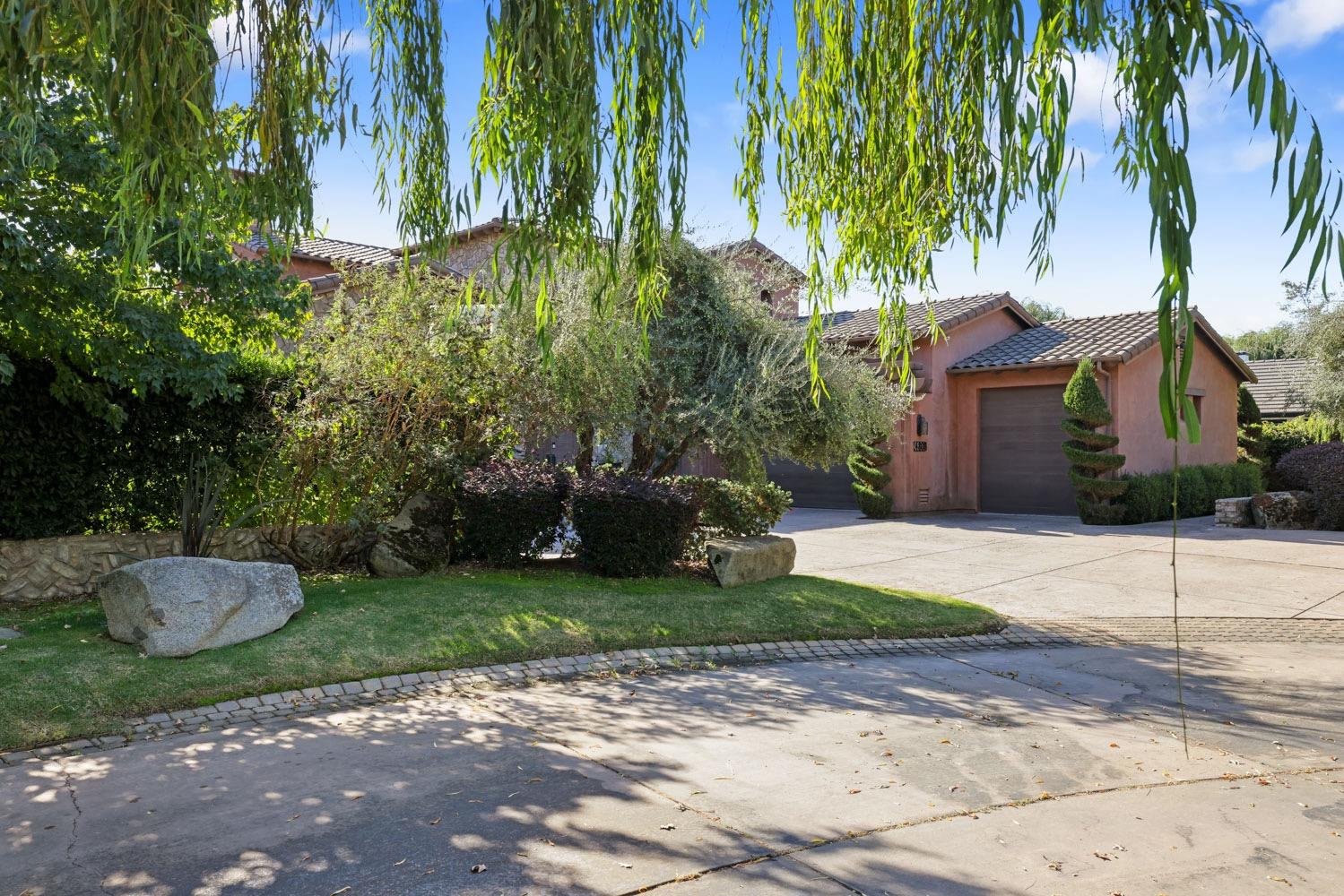 Detail Gallery Image 1 of 85 For 4808 Trails Court, Modesto,  CA 95357 - 4 Beds | 4/1 Baths