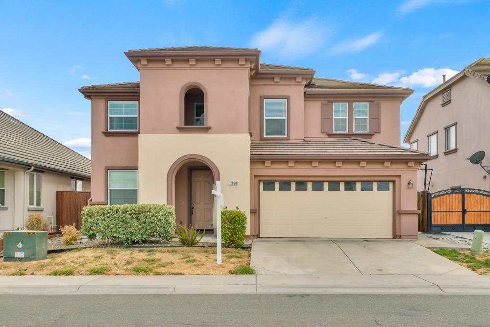 Detail Gallery Image 1 of 68 For 7890 Gimron Way, Elk Grove,  CA 95758 - 4 Beds | 2/1 Baths