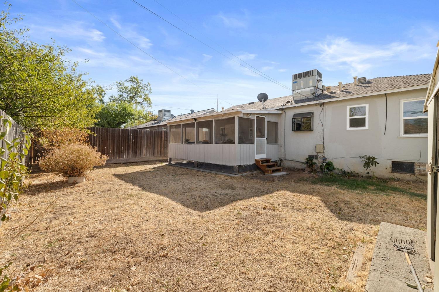 Detail Gallery Image 35 of 39 For 2149 Meadowlark Ln, Sacramento,  CA 95821 - 3 Beds | 1 Baths