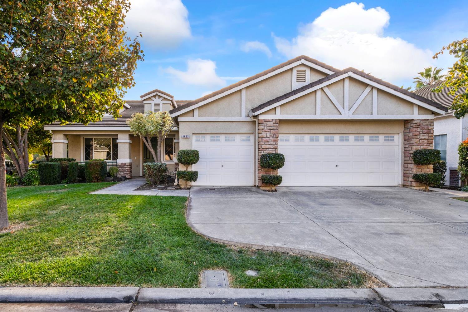 Detail Gallery Image 1 of 40 For 4067 Pine Lake Cir, Stockton,  CA 95219 - 3 Beds | 2/1 Baths