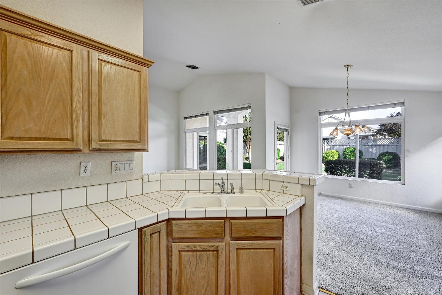 Detail Gallery Image 15 of 61 For 6065 Plum Canyon Ln, Roseville,  CA 95747 - 2 Beds | 2 Baths