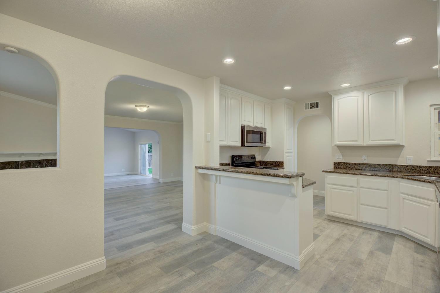 Detail Gallery Image 9 of 22 For 3737 Milton Way, North Highlands,  CA 95660 - 3 Beds | 2 Baths