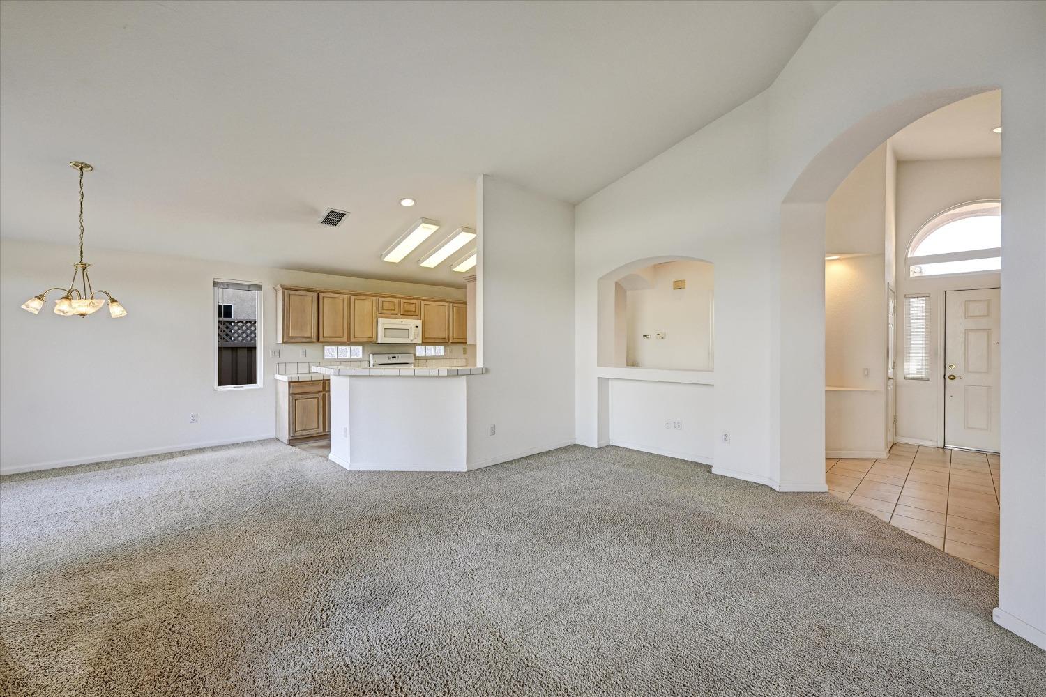 Detail Gallery Image 11 of 61 For 6065 Plum Canyon Ln, Roseville,  CA 95747 - 2 Beds | 2 Baths