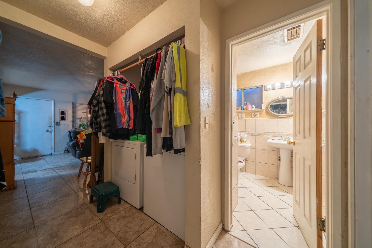 Detail Gallery Image 28 of 32 For 612 Mayfair Ave, Modesto,  CA 95357 - 2 Beds | 1 Baths