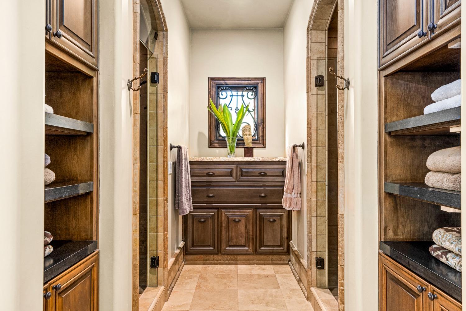 Detail Gallery Image 51 of 99 For 2700 Huntington Rd, Sacramento,  CA 95864 - 6 Beds | 6/1 Baths