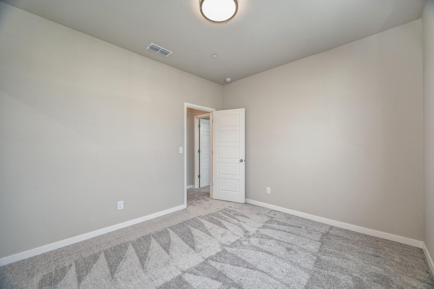 Detail Gallery Image 31 of 49 For 12087 Agen Cir, Rancho Cordova,  CA 95742 - 4 Beds | 2/1 Baths