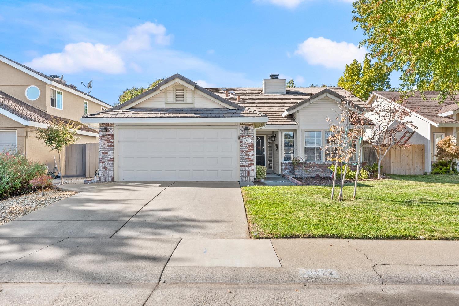 Detail Gallery Image 1 of 5 For 8872 Hiddenspring Way, Elk Grove,  CA 95758 - 3 Beds | 2 Baths