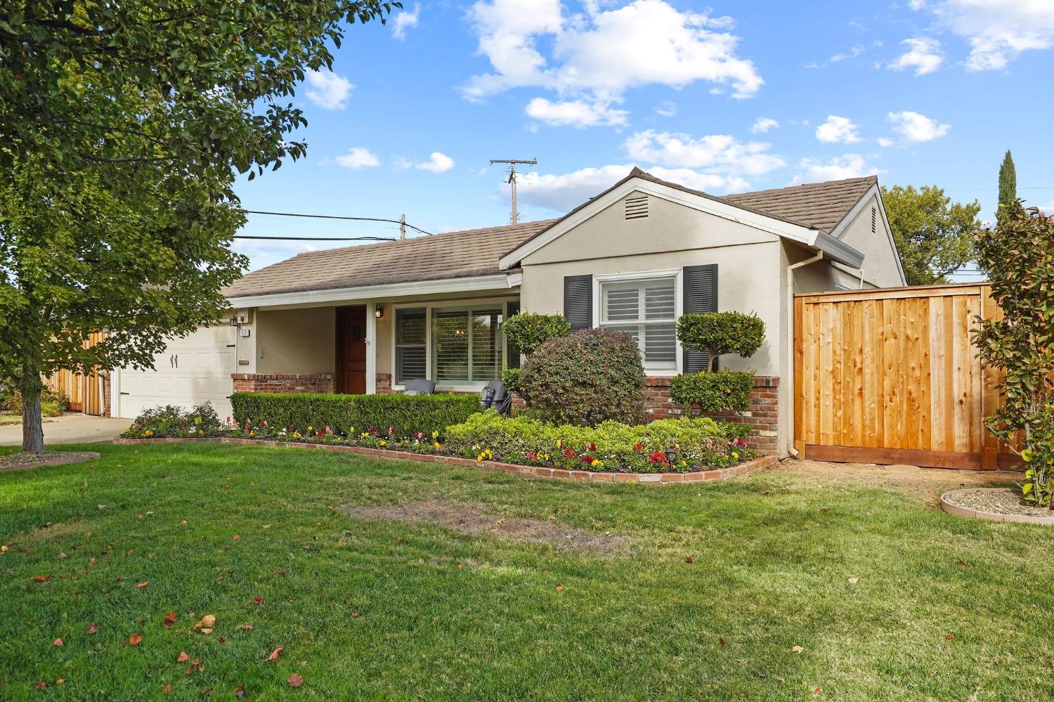 Detail Gallery Image 4 of 35 For 1512 El Nido Way, Sacramento,  CA 95864 - 3 Beds | 1/1 Baths