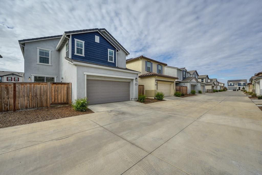 Detail Gallery Image 43 of 43 For 10451 Angsley Dr, Elk Grove,  CA 95757 - 3 Beds | 2/1 Baths