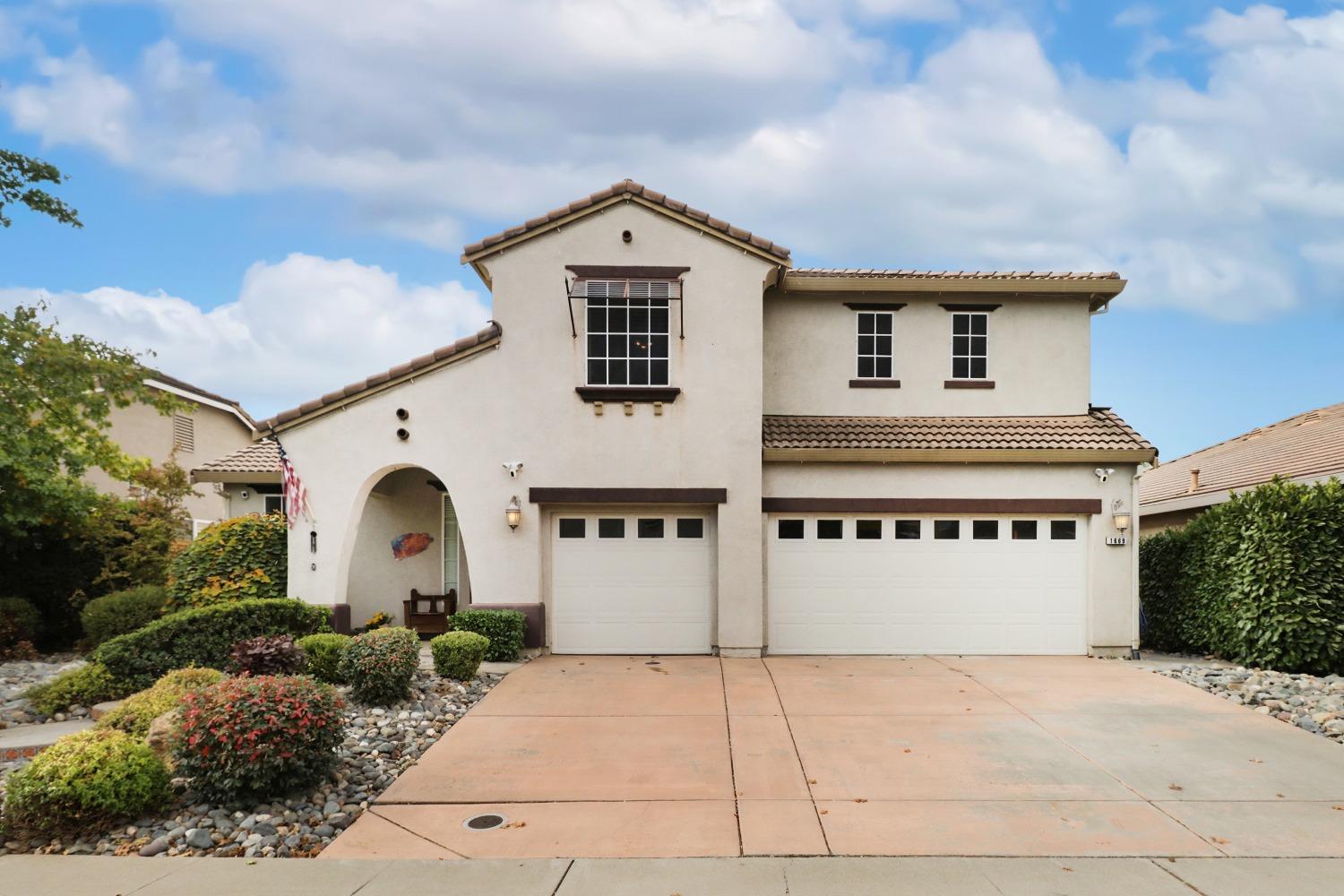 Detail Gallery Image 3 of 35 For 1669 Portello Way, Lincoln,  CA 95648 - 4 Beds | 2/1 Baths