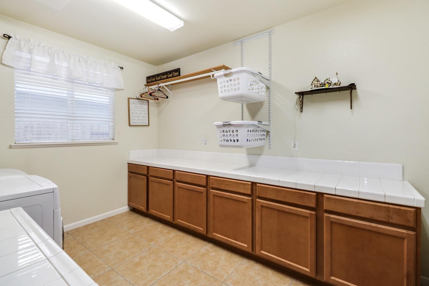 Detail Gallery Image 28 of 35 For 1669 Portello Way, Lincoln,  CA 95648 - 4 Beds | 2/1 Baths