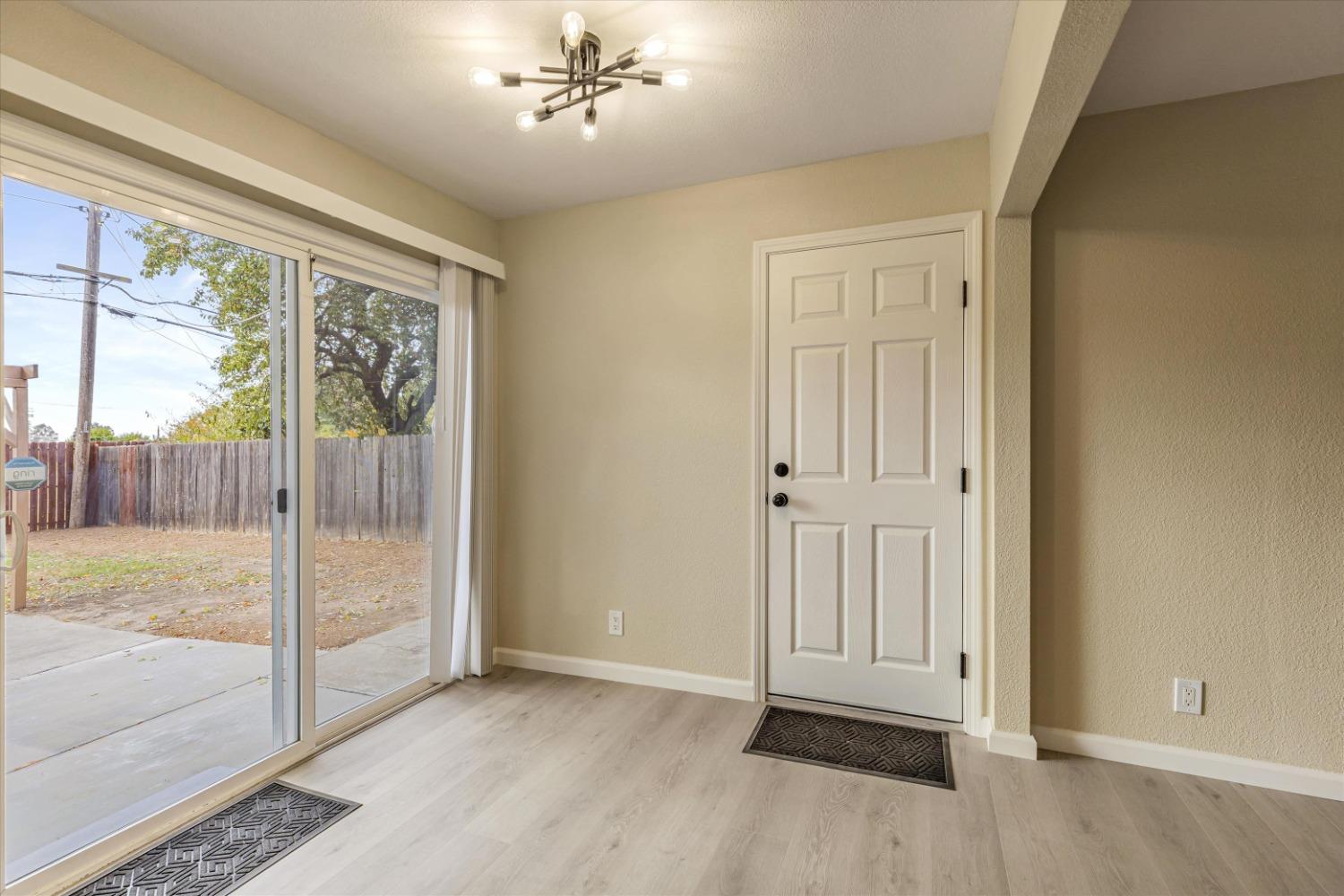 Detail Gallery Image 14 of 33 For 7514 Loma Verde Way, Sacramento,  CA 95822 - 3 Beds | 1 Baths