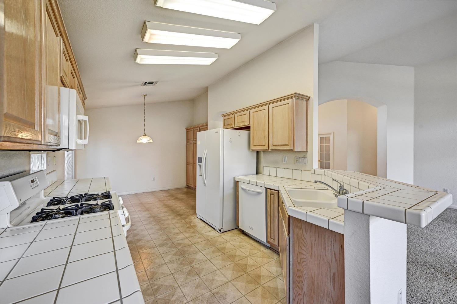 Detail Gallery Image 13 of 61 For 6065 Plum Canyon Ln, Roseville,  CA 95747 - 2 Beds | 2 Baths