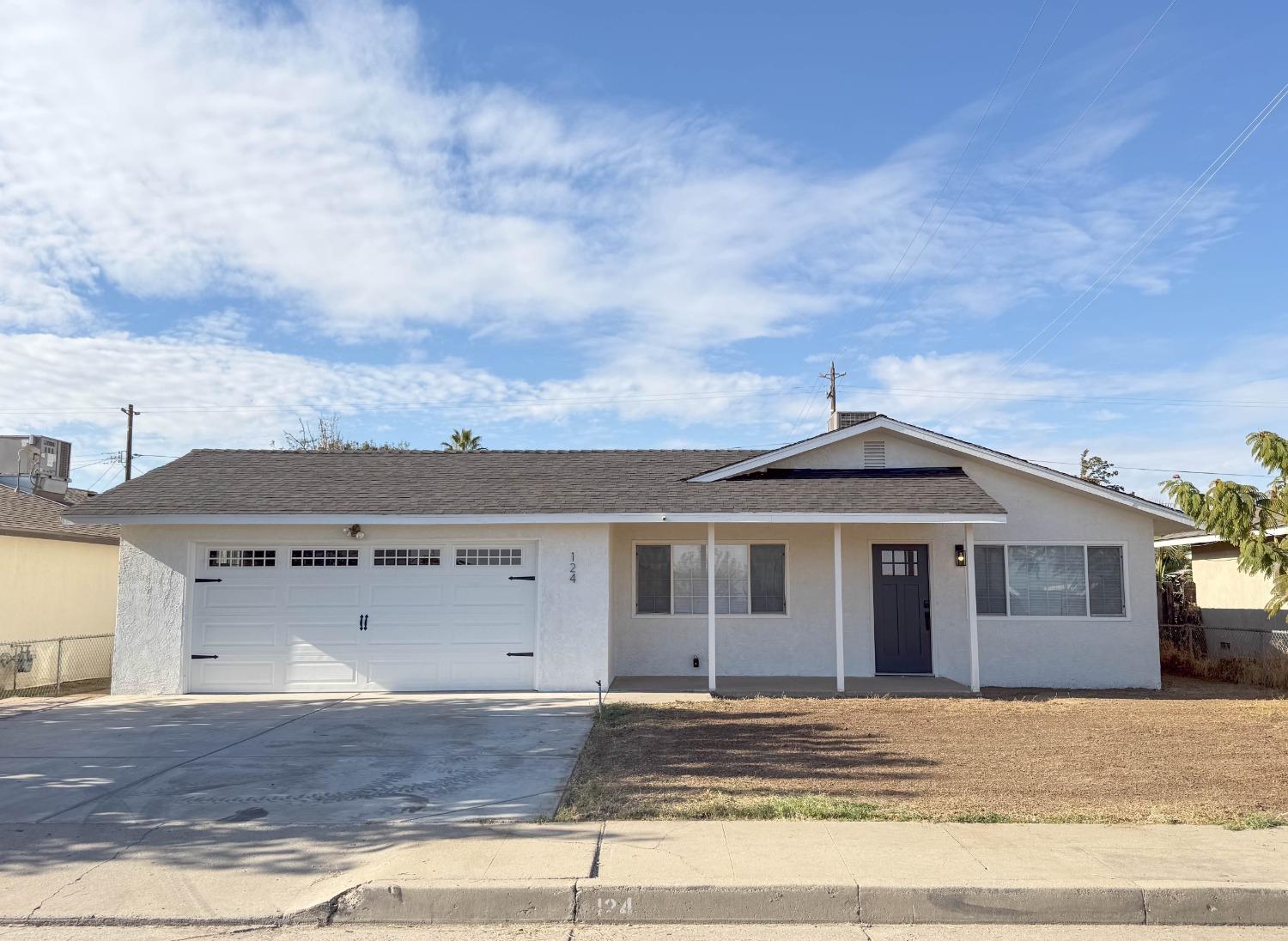 Detail Gallery Image 1 of 15 For 124 Mariposa Ave, Chowchilla,  CA 93610 - 3 Beds | 2 Baths