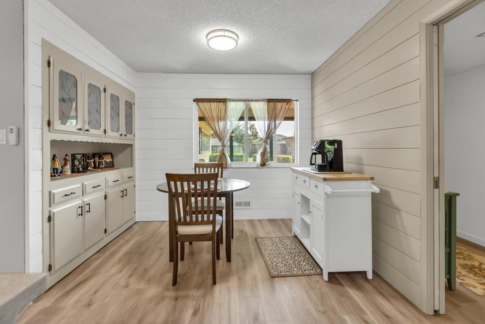 Detail Gallery Image 26 of 72 For 1265 Silver Oak Way, Sacramento,  CA 95831 - 3 Beds | 2 Baths