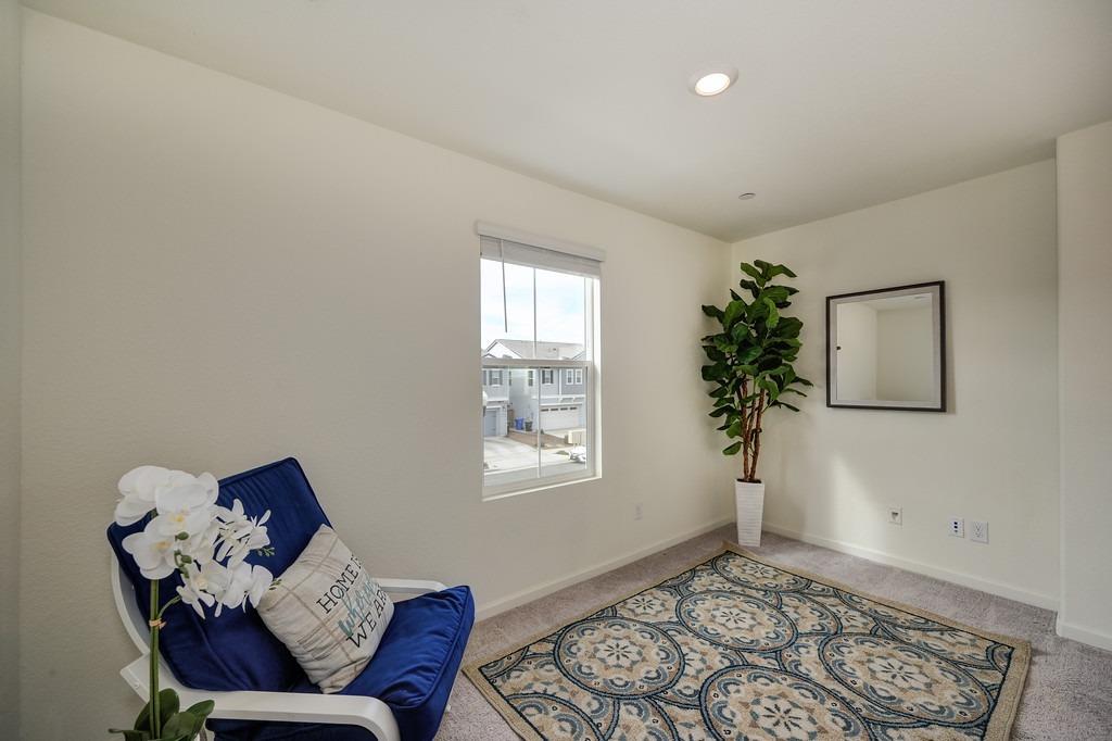 Detail Gallery Image 19 of 43 For 10451 Angsley Dr, Elk Grove,  CA 95757 - 3 Beds | 2/1 Baths