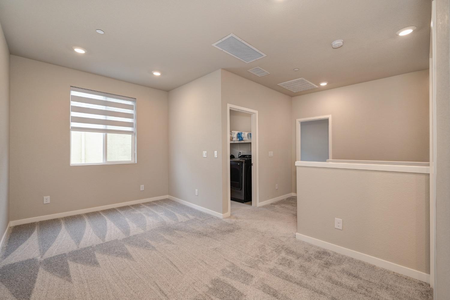 Detail Gallery Image 27 of 49 For 12087 Agen Cir, Rancho Cordova,  CA 95742 - 4 Beds | 2/1 Baths