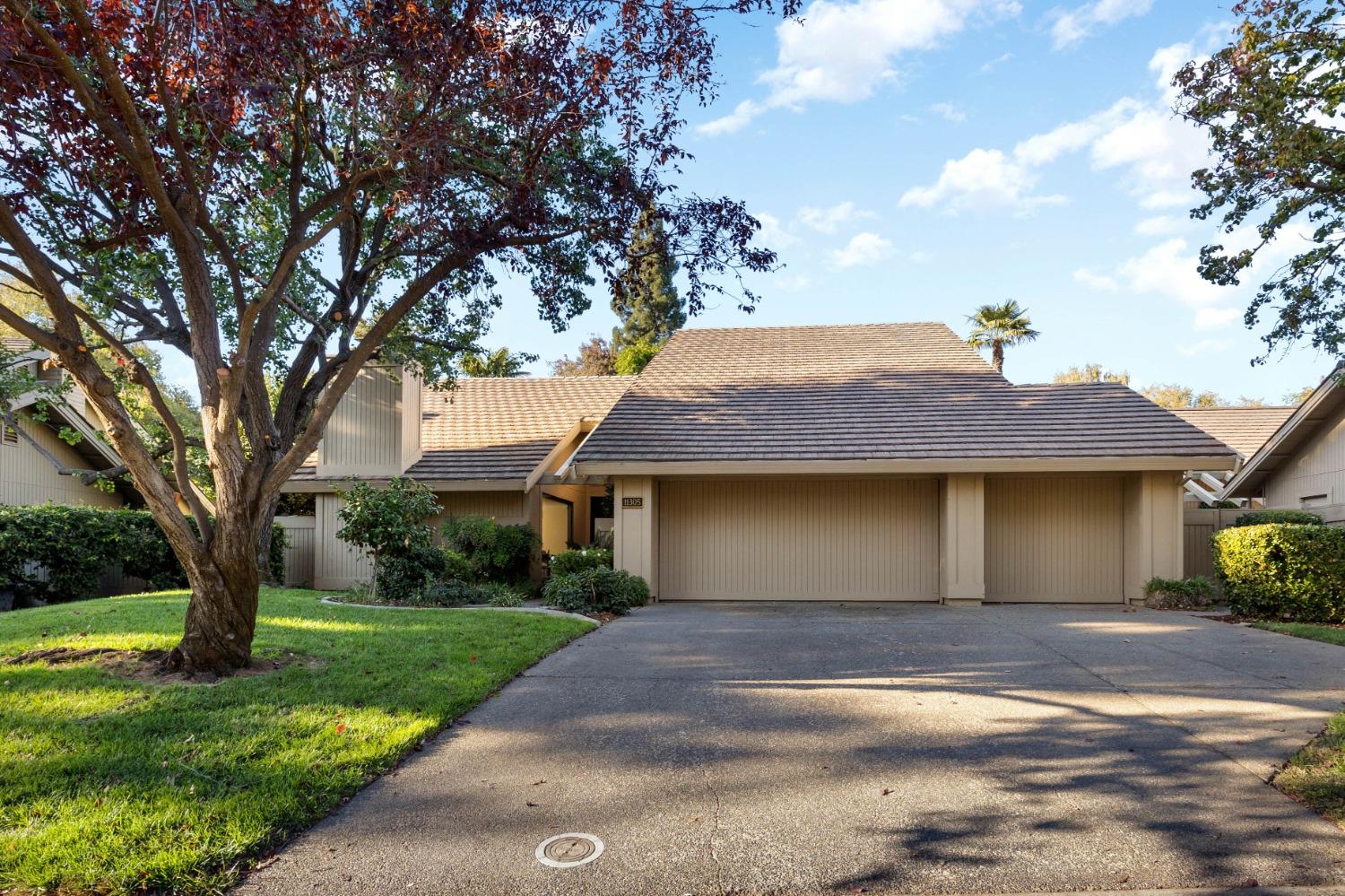 Detail Gallery Image 2 of 41 For 11305 S Sutters Mill Circle, Gold River,  CA 95670 - 3 Beds | 2 Baths