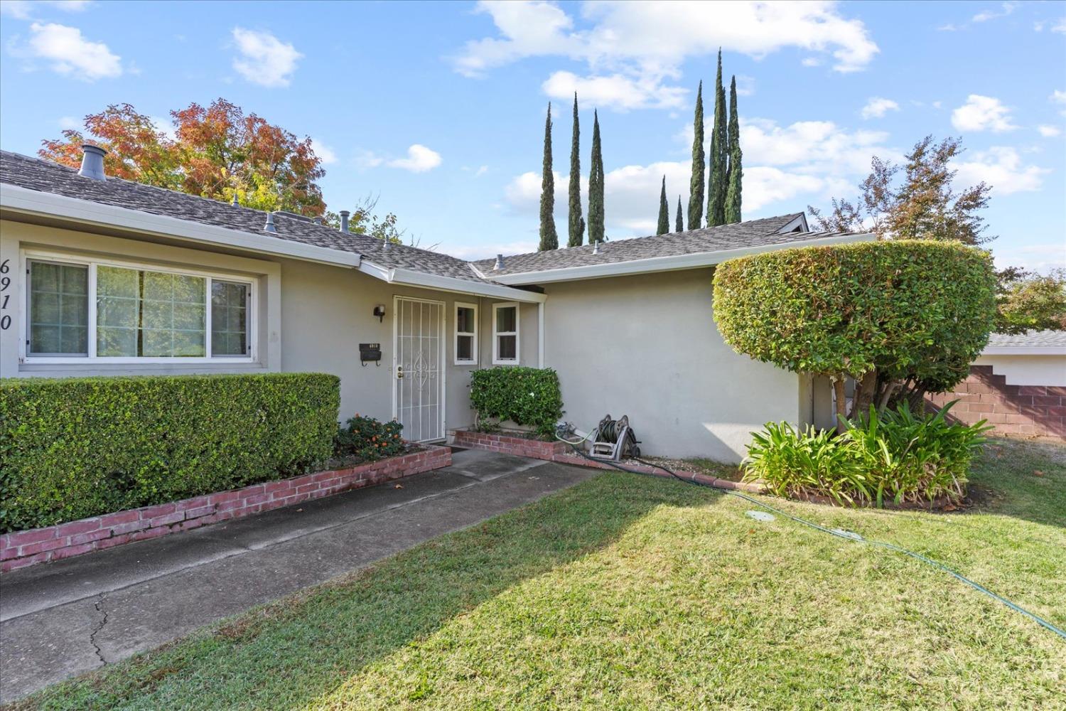 Detail Gallery Image 5 of 65 For 6910 Calvin Dr, Citrus Heights,  CA 95621 - 4 Beds | 2 Baths