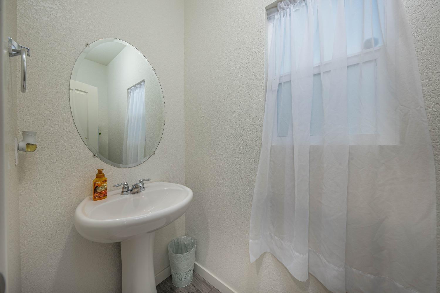 Detail Gallery Image 8 of 49 For 10829 Kentledge St, Stockton,  CA 95219 - 4 Beds | 2/1 Baths