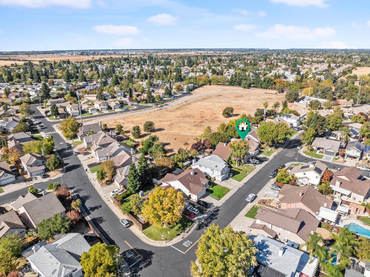 Detail Gallery Image 33 of 39 For 8872 Hiddenspring Way, Elk Grove,  CA 95758 - 3 Beds | 2 Baths