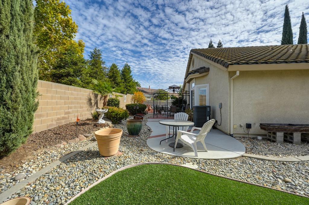 Detail Gallery Image 74 of 90 For 7549 Apple Hollow Loop, Roseville,  CA 95747 - 2 Beds | 2 Baths