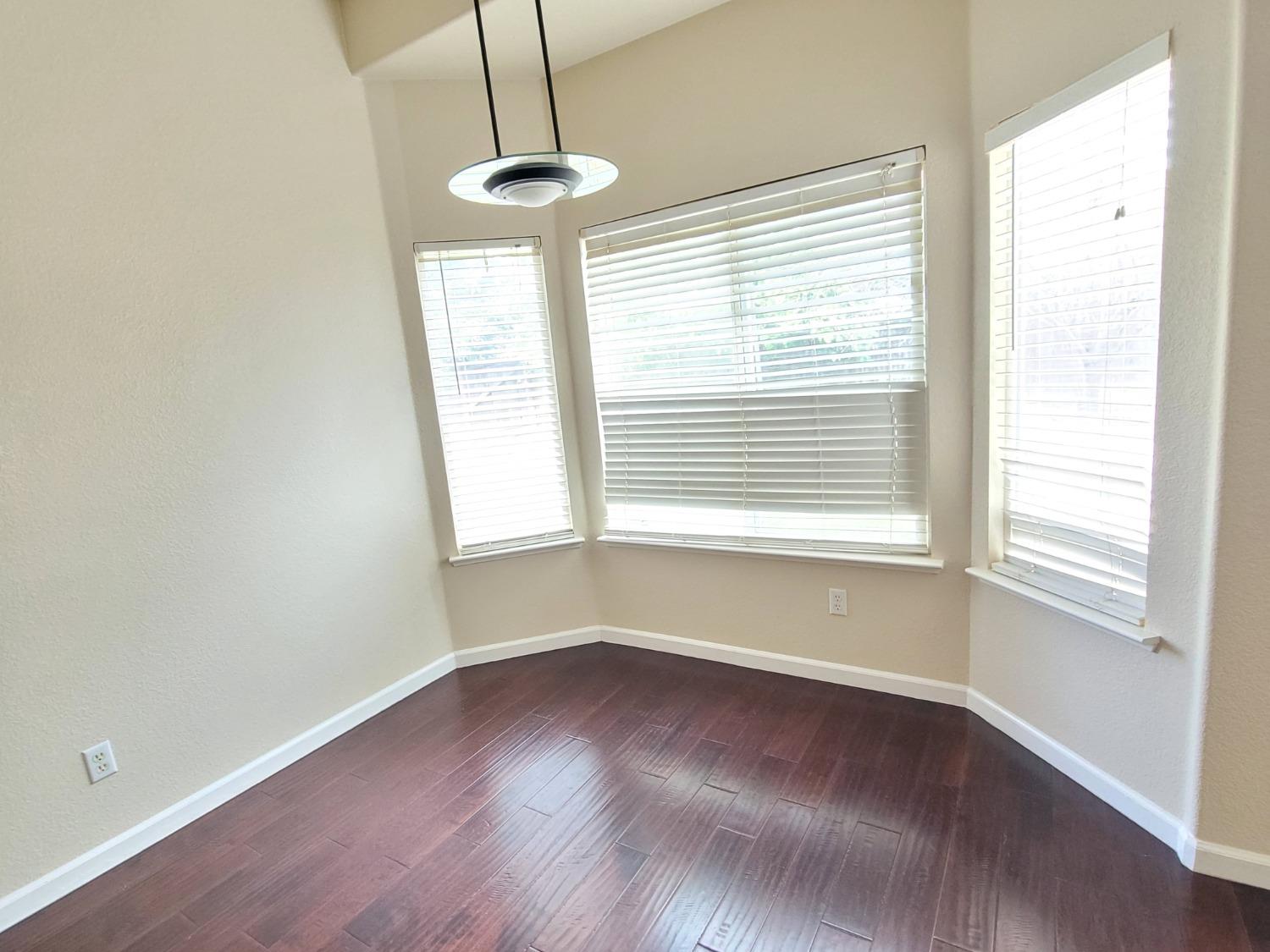 Detail Gallery Image 8 of 28 For 1501 Mayfield St, Sacramento,  CA 95835 - 3 Beds | 2 Baths