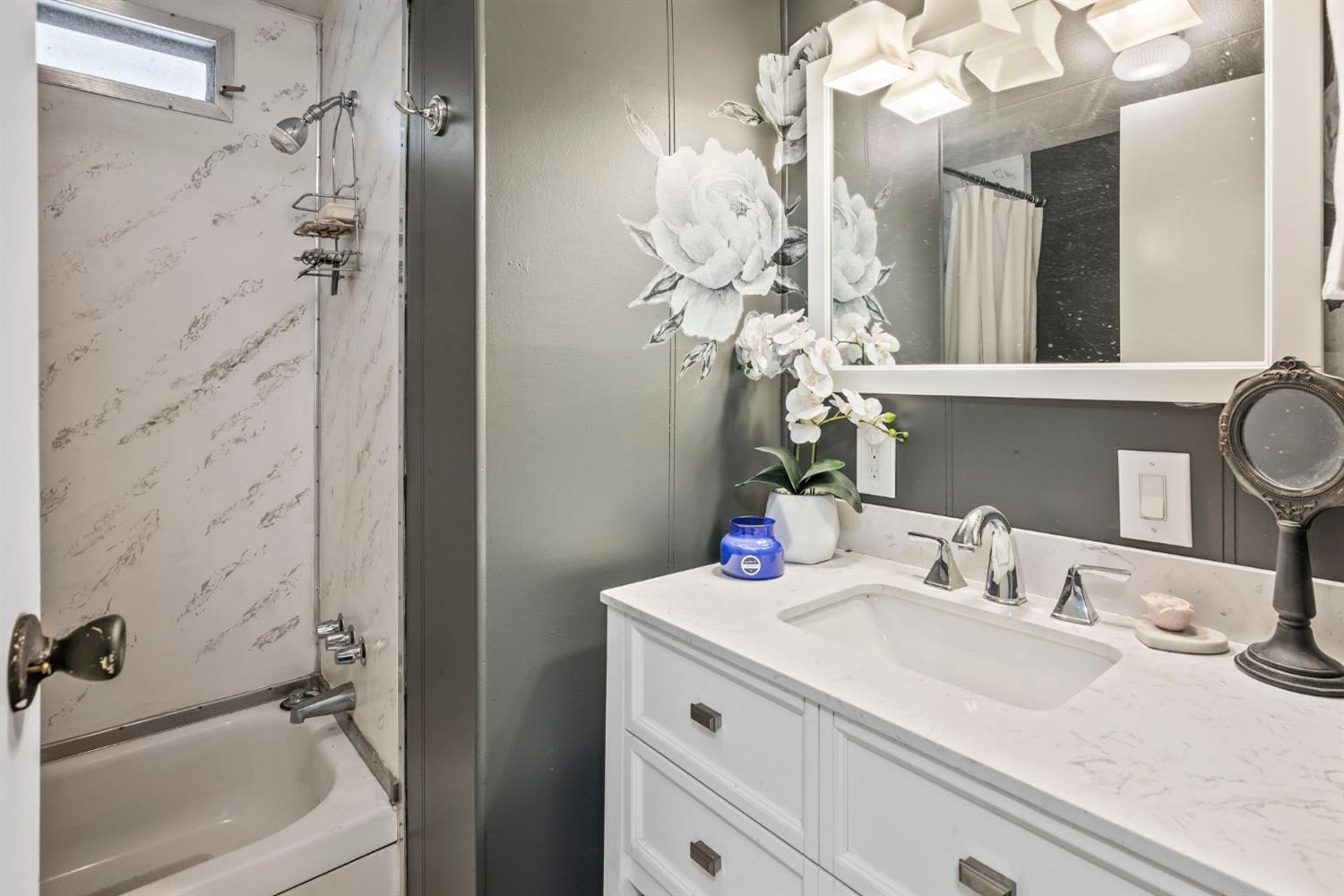 Detail Gallery Image 16 of 26 For 23 Olga Way, Roseville,  CA 95661 - 2 Beds | 2 Baths