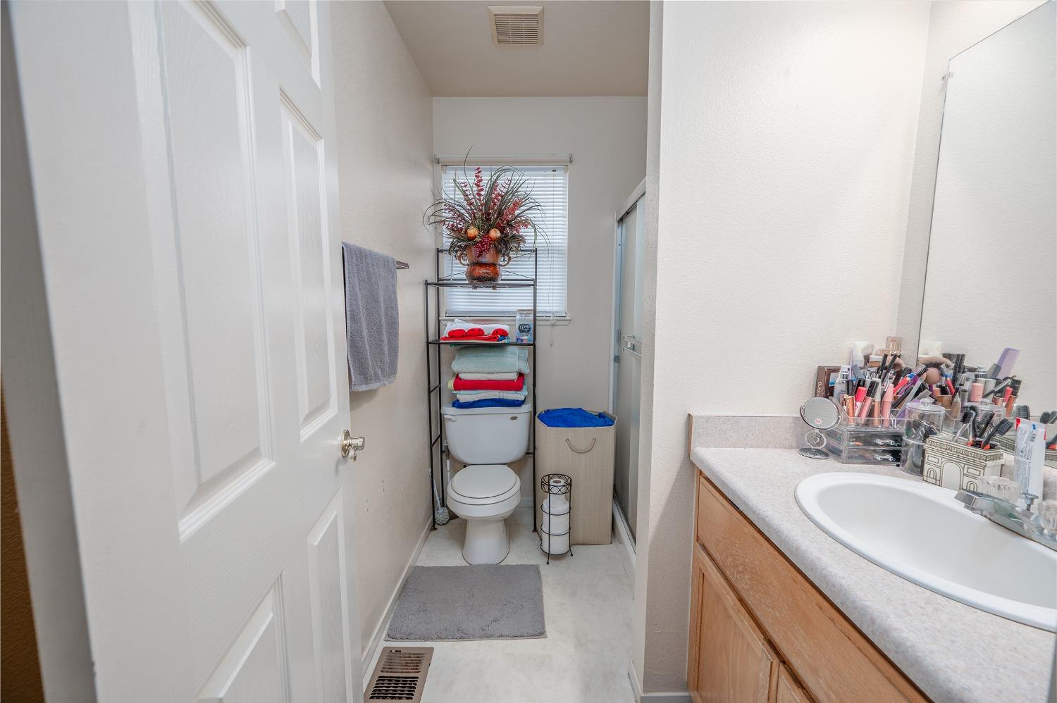 Detail Gallery Image 16 of 36 For 3343 Topeka St, Riverbank,  CA 95367 - 3 Beds | 2/1 Baths