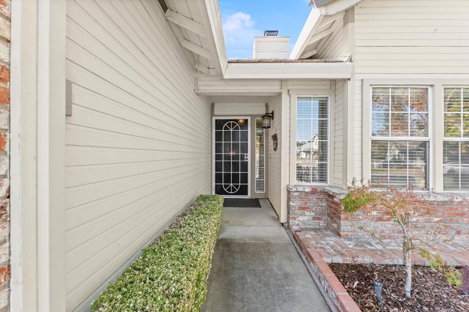 Detail Gallery Image 35 of 39 For 8872 Hiddenspring Way, Elk Grove,  CA 95758 - 3 Beds | 2 Baths