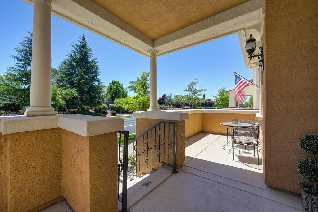 Detail Gallery Image 11 of 65 For 3025 Monument Dr, Roseville,  CA 95747 - 3 Beds | 2/1 Baths