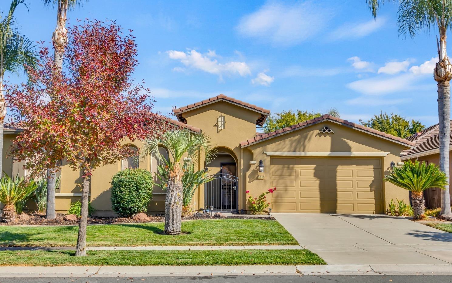 Detail Gallery Image 1 of 44 For 5568 Dunlay Dr, Sacramento,  CA 95835 - 4 Beds | 2/1 Baths