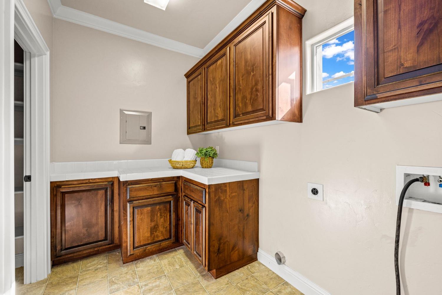 Detail Gallery Image 49 of 84 For 1648 Calabria Way, Roseville,  CA 95747 - 5 Beds | 3/2 Baths