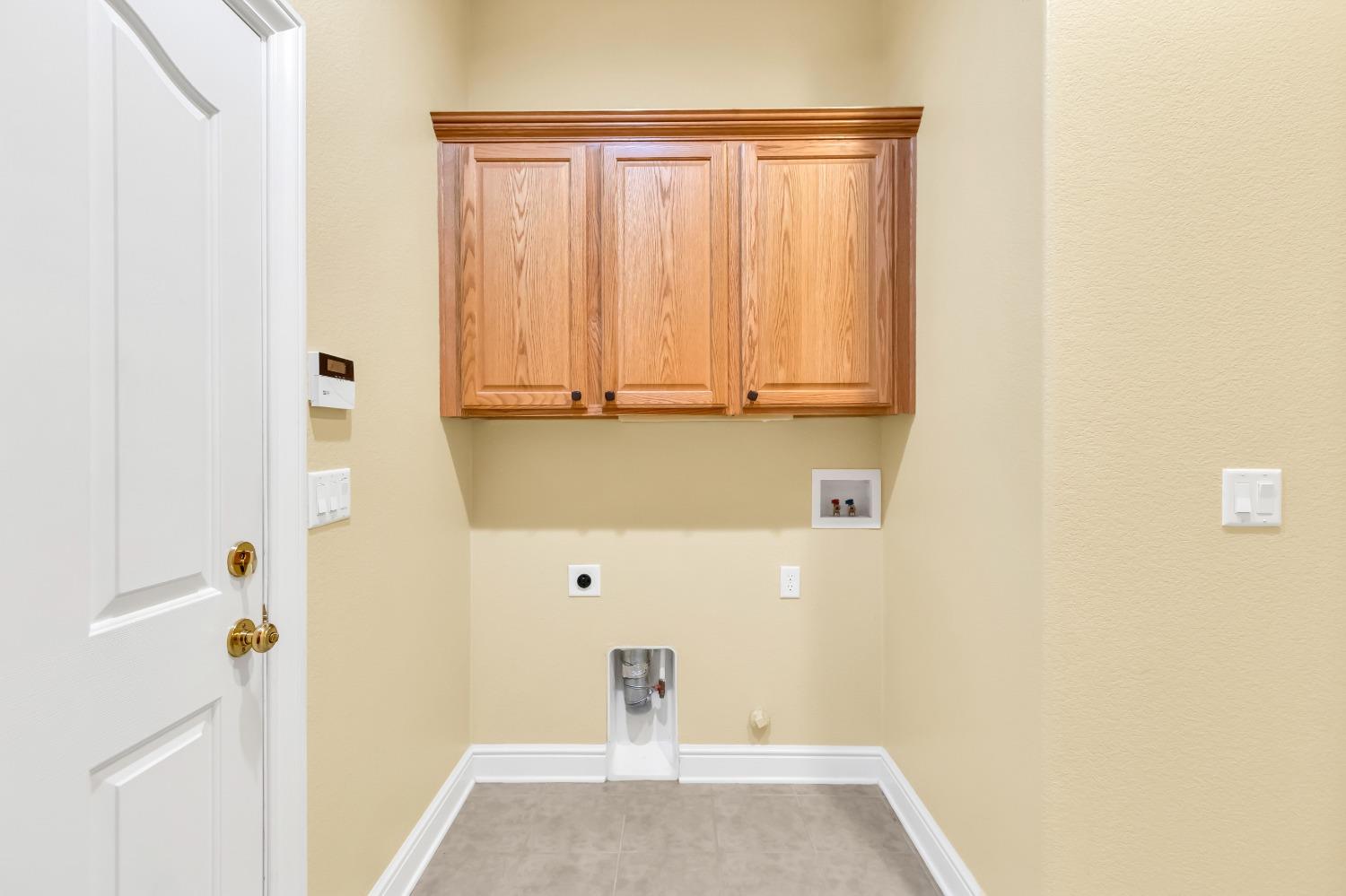 Detail Gallery Image 34 of 44 For 5568 Dunlay Dr, Sacramento,  CA 95835 - 4 Beds | 2/1 Baths