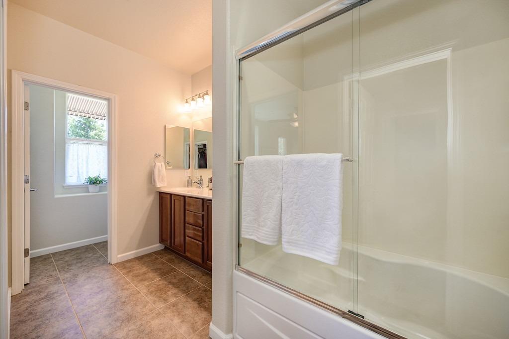 Detail Gallery Image 46 of 65 For 3025 Monument Dr, Roseville,  CA 95747 - 3 Beds | 2/1 Baths