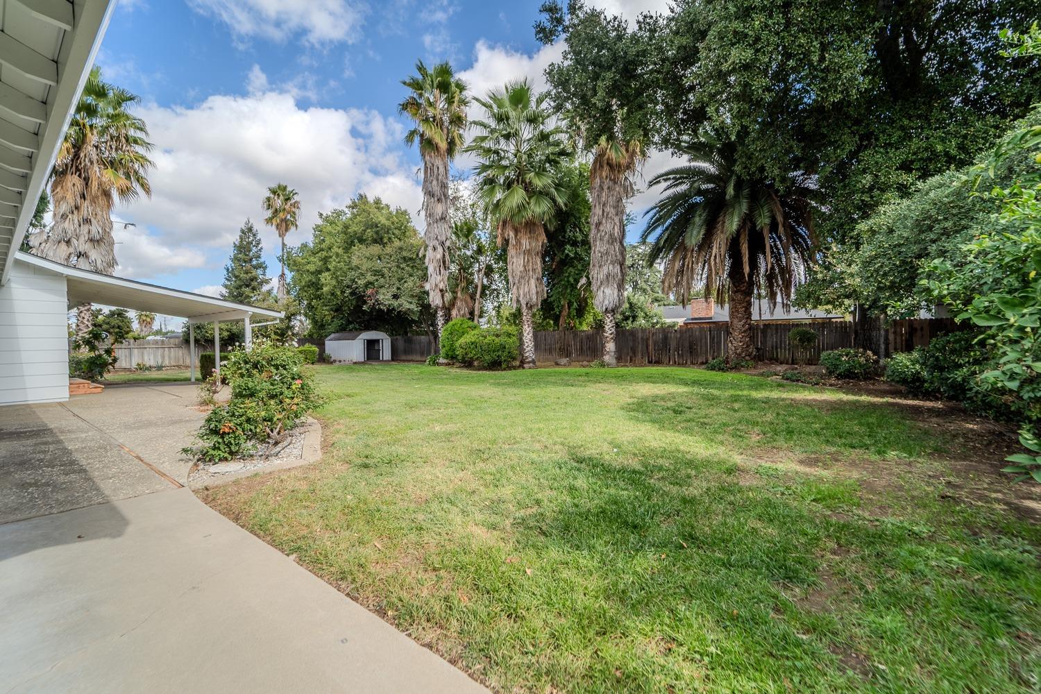 Detail Gallery Image 8 of 32 For 1119 Bryn Mawr Dr, Yuba City,  CA 95993 - 3 Beds | 2 Baths