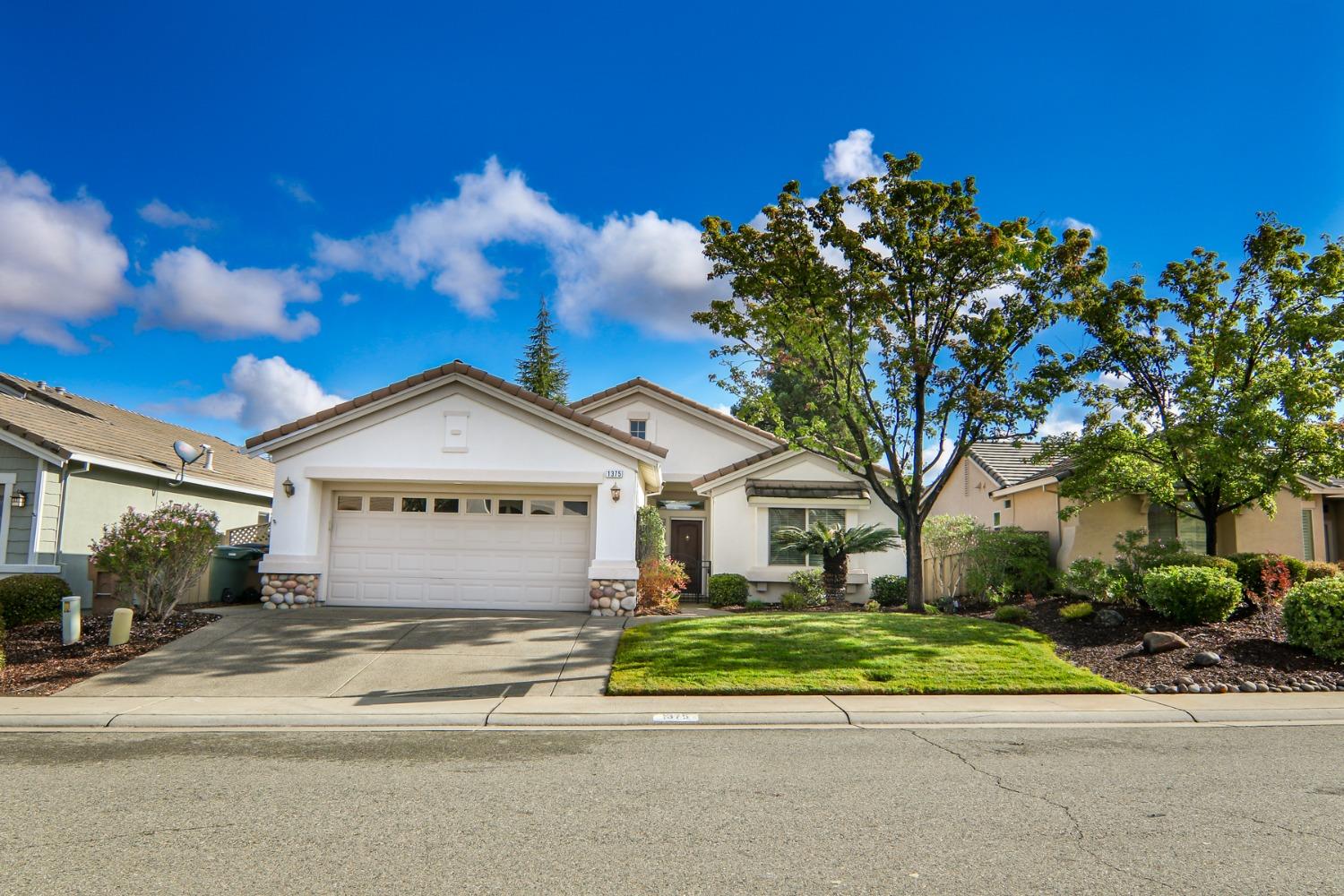 Detail Gallery Image 1 of 46 For 1375 Tahoma Ln, Lincoln,  CA 95648 - 2 Beds | 2 Baths