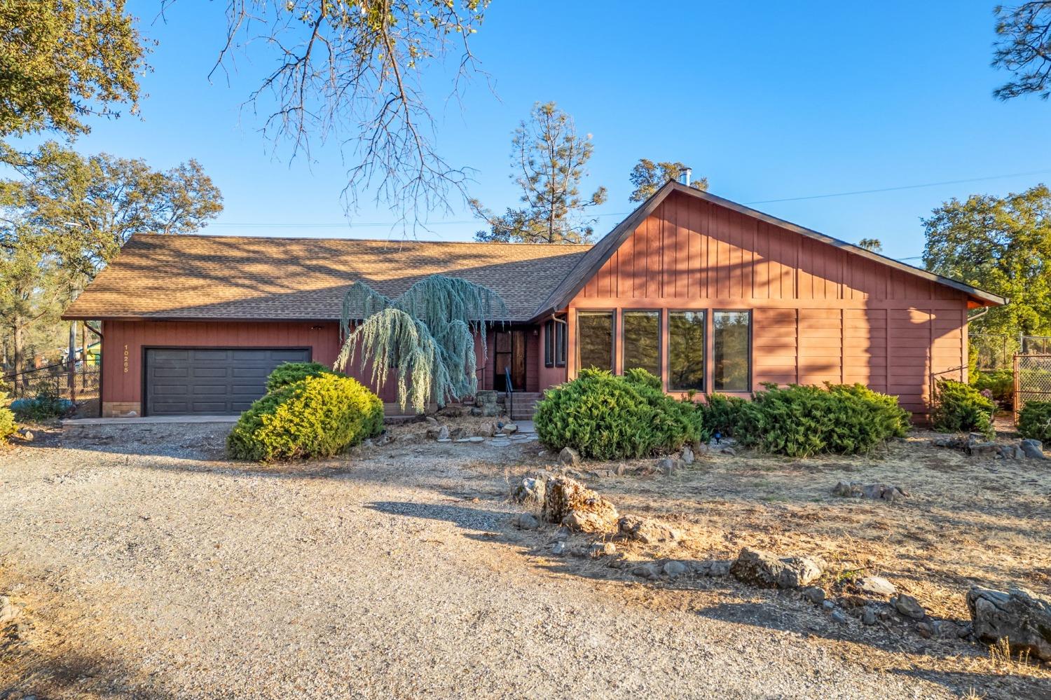 Detail Gallery Image 10 of 71 For 10265 Newtown Rd, Nevada City,  CA 95959 - 4 Beds | 2/1 Baths