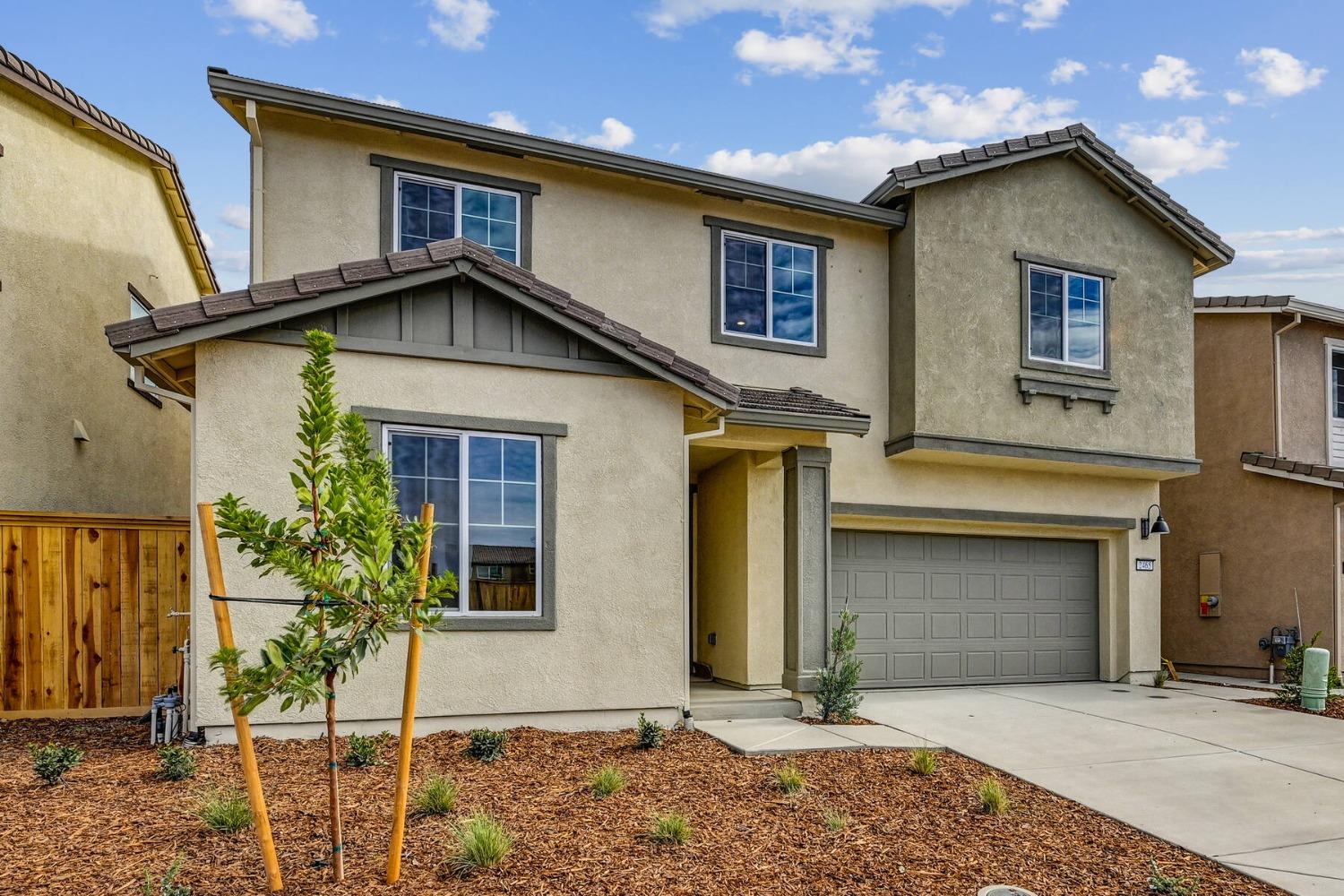 Detail Gallery Image 3 of 35 For 2465 Constellation Cir, Roseville,  CA 95747 - 4 Beds | 3 Baths