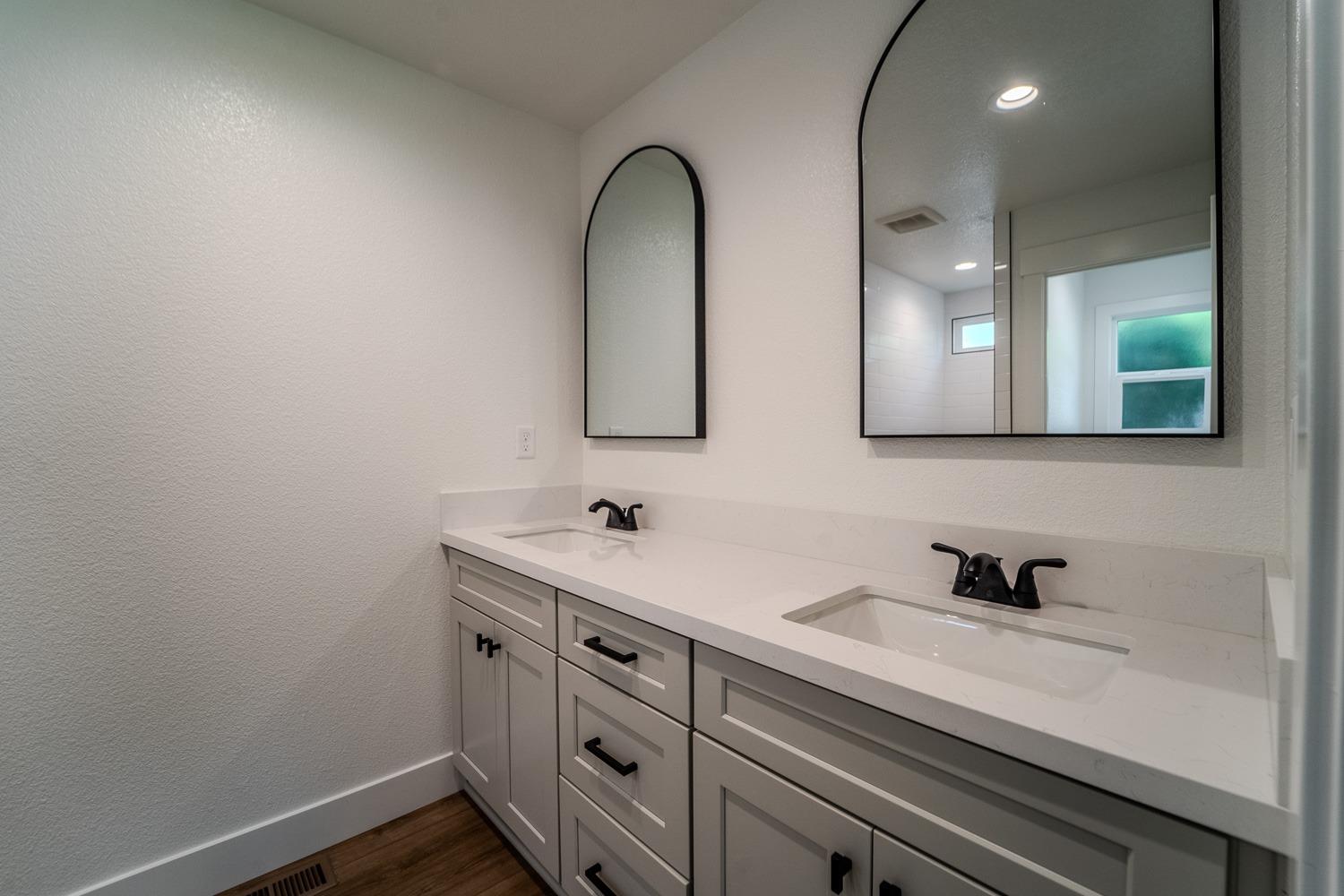 Detail Gallery Image 16 of 32 For 1119 Bryn Mawr Dr, Yuba City,  CA 95993 - 3 Beds | 2 Baths