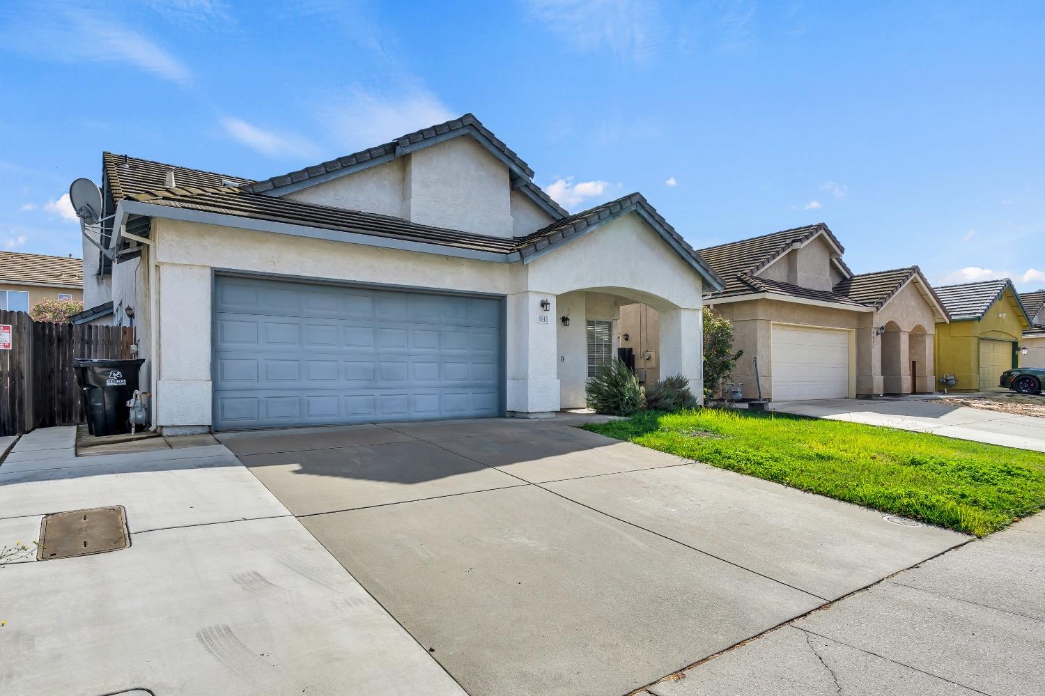 Detail Gallery Image 2 of 35 For 8048 Bridgeburn Ct, Elk Grove,  CA 95758 - 3 Beds | 2 Baths