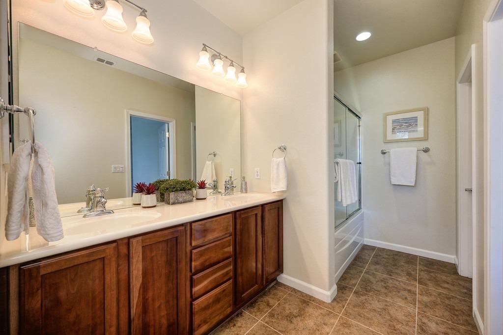 Detail Gallery Image 45 of 65 For 3025 Monument Dr, Roseville,  CA 95747 - 3 Beds | 2/1 Baths