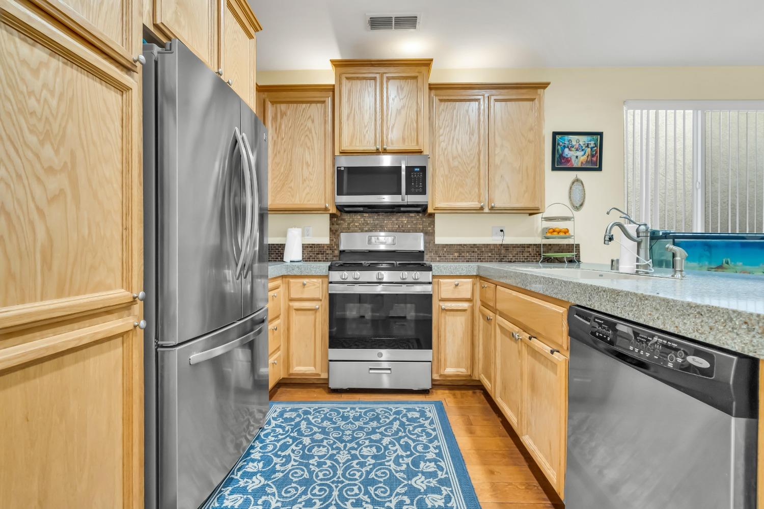 Detail Gallery Image 9 of 28 For 3156 Touchman St, Sacramento,  CA 95833 - 3 Beds | 2/1 Baths