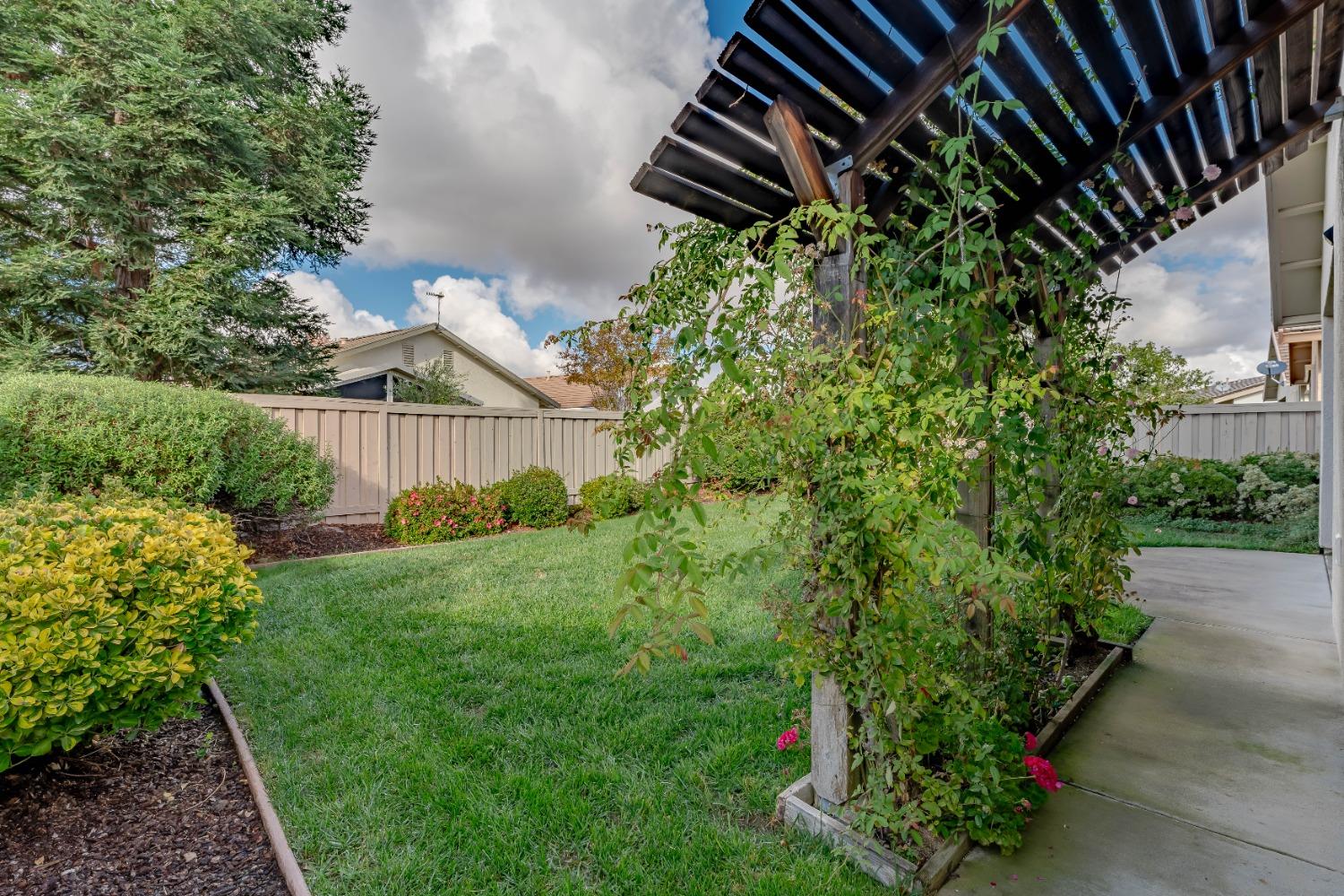 Detail Gallery Image 16 of 22 For 264 Timberland Ln, Lincoln,  CA 95648 - 2 Beds | 2 Baths