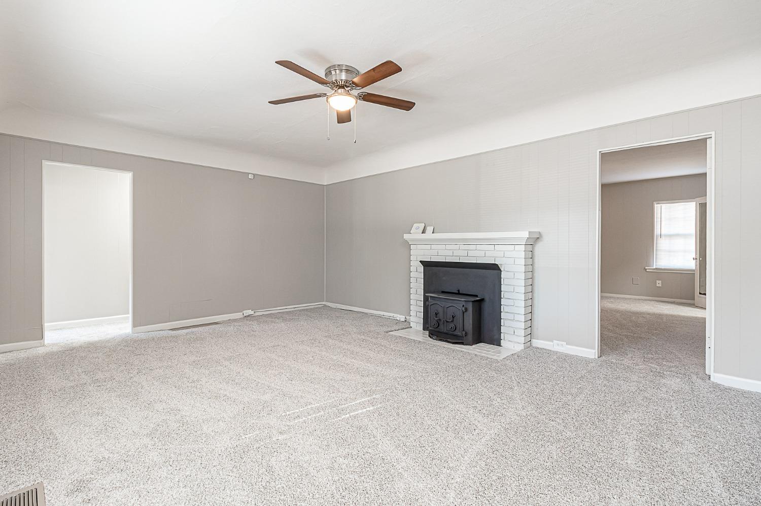 Detail Gallery Image 6 of 32 For 1813 Bristol Ave, Stockton,  CA 95204 - 3 Beds | 2 Baths