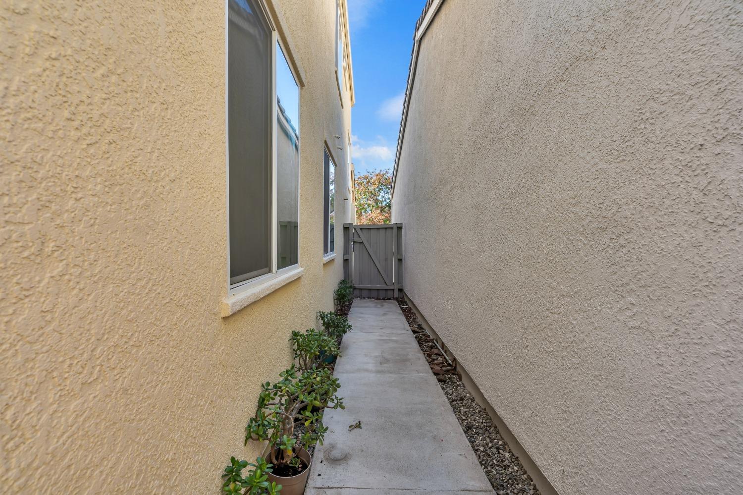 Detail Gallery Image 23 of 28 For 3156 Touchman St, Sacramento,  CA 95833 - 3 Beds | 2/1 Baths