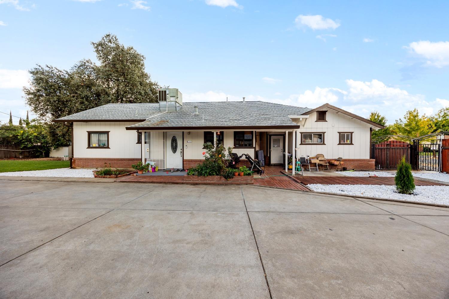 Detail Gallery Image 11 of 26 For 3538 Tarro Way, Carmichael,  CA 95608 - 5 Beds | 3/1 Baths