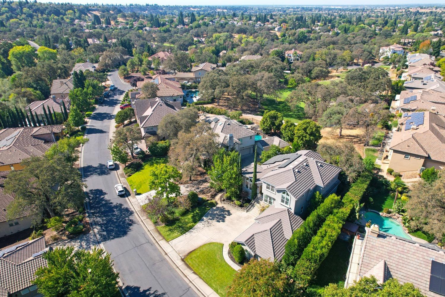 Detail Gallery Image 4 of 73 For 4020 Clubview Ct, Rocklin,  CA 95765 - 4 Beds | 3 Baths