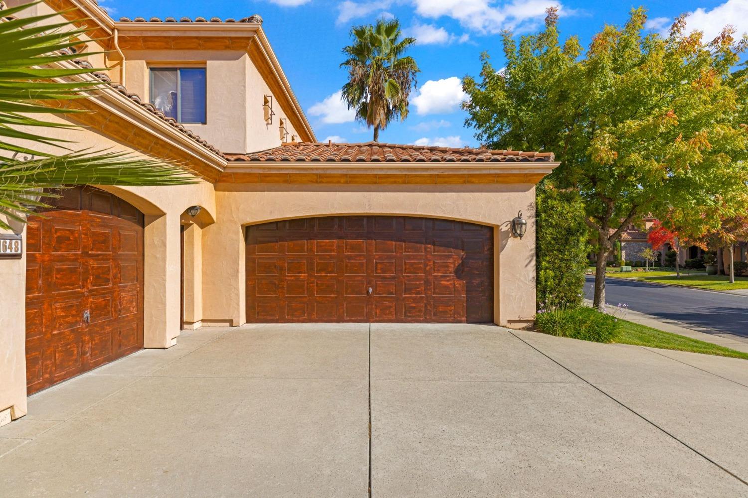 Detail Gallery Image 4 of 84 For 1648 Calabria Way, Roseville,  CA 95747 - 5 Beds | 3/2 Baths